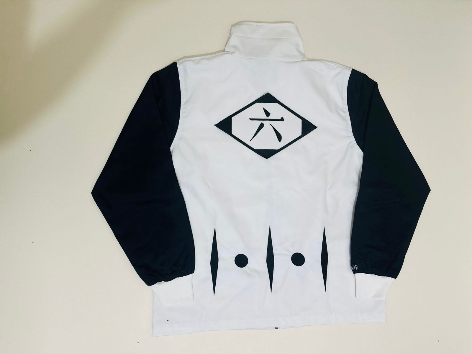 Soul society Jacket ( comes with 3 division patches)
